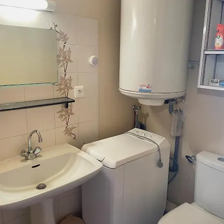 2 Spacieux Avec Parking Prive, Pour 6 Personnes Face A La - Fr-1-323-333 Apartment